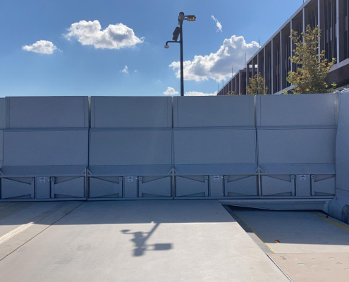 RAISABLE WALL & BARRIER