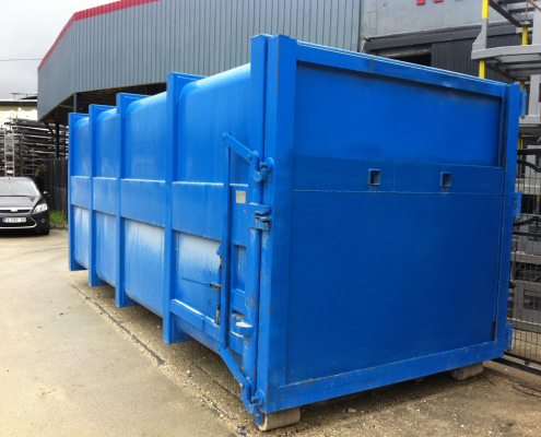 CONTAINER