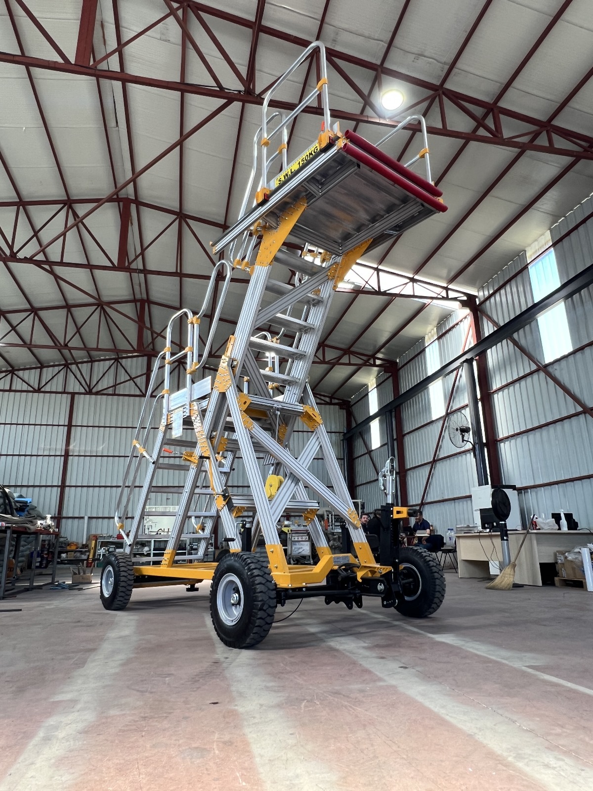 MAINTENANCE LADDER